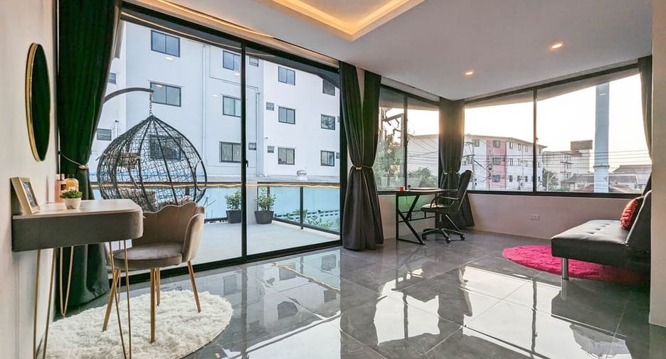 Villa en alquiler de 7 habitaciones en Bang Lamung, Chonburi