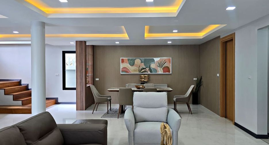À vendre 4 chambres villa à Bang Lamung, Chonburi