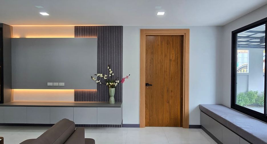 À vendre 4 chambres villa à Bang Lamung, Chonburi