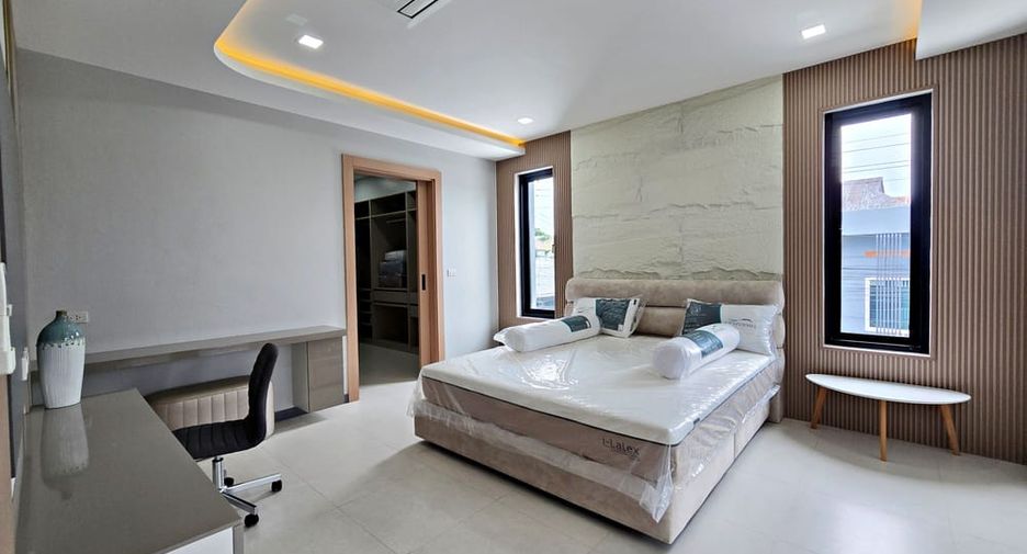 À vendre 4 chambres villa à Bang Lamung, Chonburi