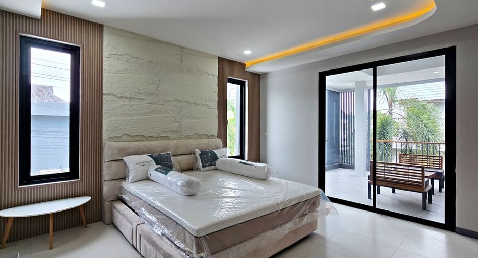 À vendre 4 chambres villa à Bang Lamung, Chonburi