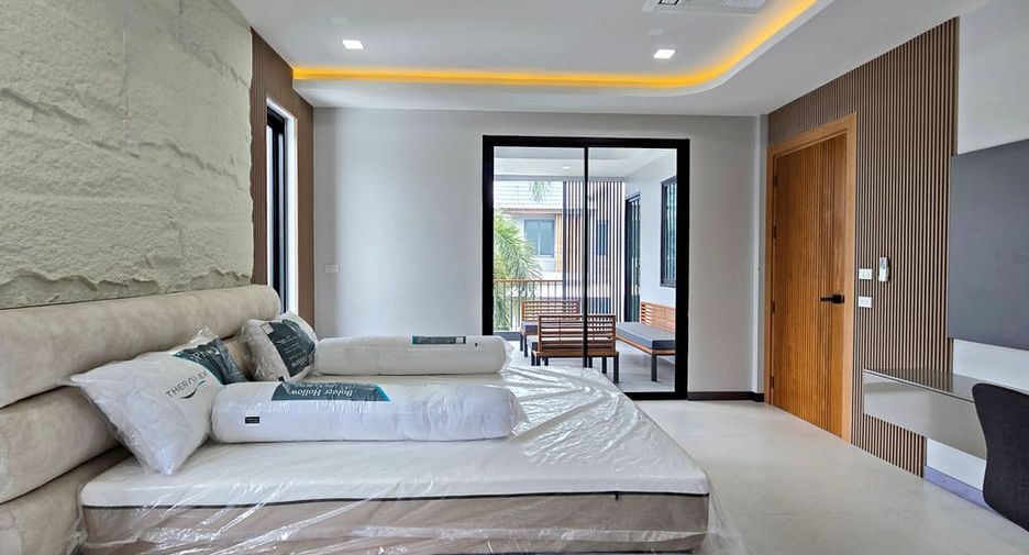 À vendre 4 chambres villa à Bang Lamung, Chonburi