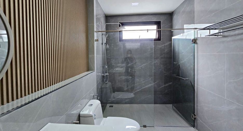 À vendre 4 chambres villa à Bang Lamung, Chonburi