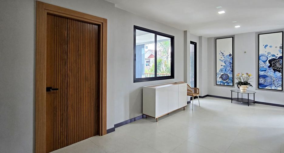 À vendre 4 chambres villa à Bang Lamung, Chonburi