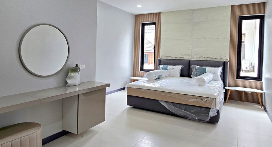 À vendre 4 chambres villa à Bang Lamung, Chonburi