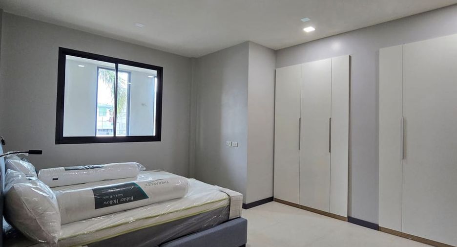 À vendre 4 chambres villa à Bang Lamung, Chonburi