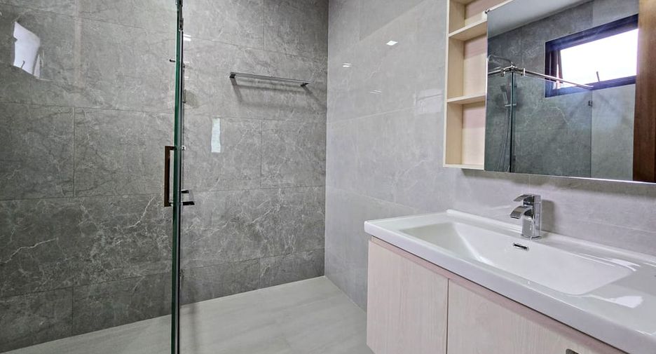 À vendre 4 chambres villa à Bang Lamung, Chonburi