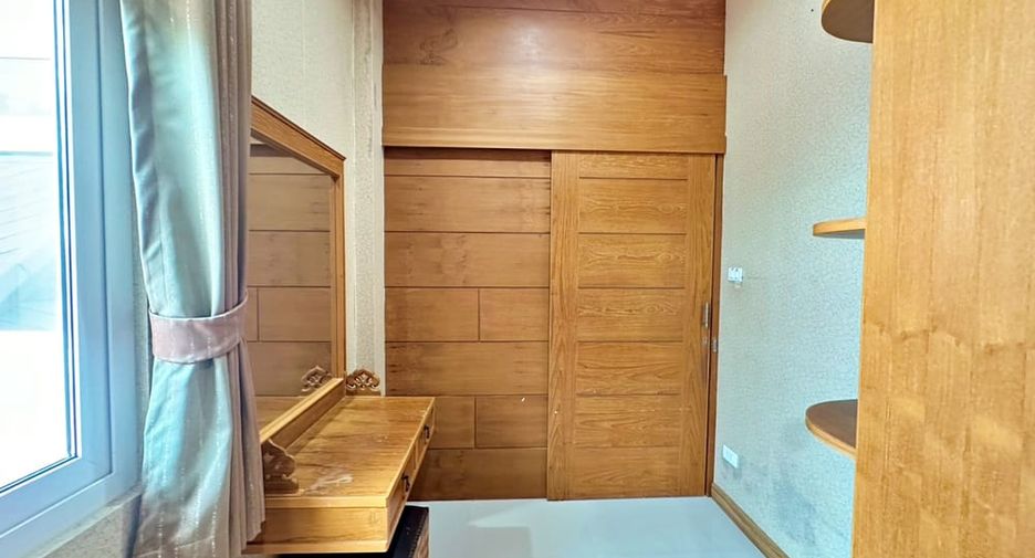 Villa zur Miete und zum Kauf mit 6 Zimmer in Bang Lamung, Chonburi