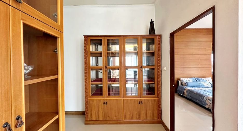 Villa zur Miete und zum Kauf mit 6 Zimmer in Bang Lamung, Chonburi