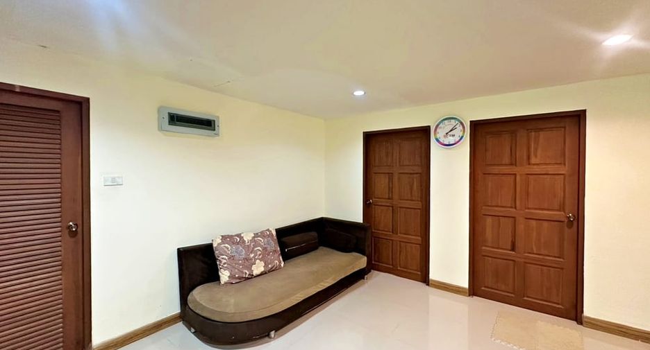 Villa zur Miete und zum Kauf mit 6 Zimmer in Bang Lamung, Chonburi