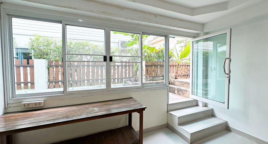 Villa zur Miete und zum Kauf mit 6 Zimmer in Bang Lamung, Chonburi
