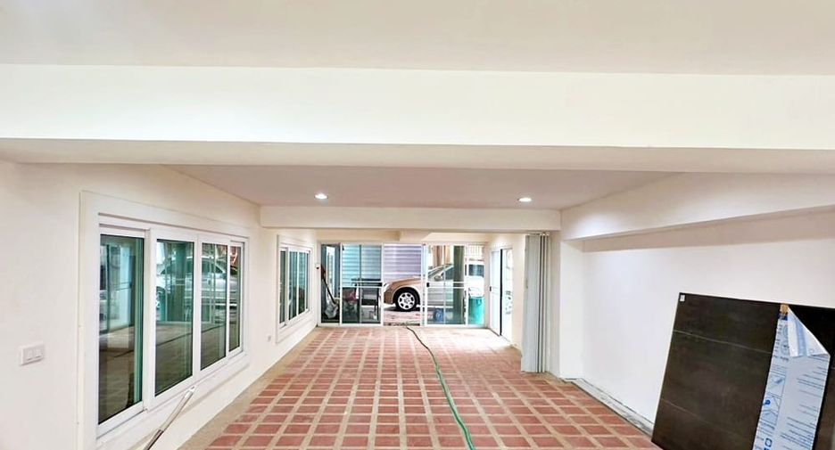 Villa zur Miete und zum Kauf mit 6 Zimmer in Bang Lamung, Chonburi