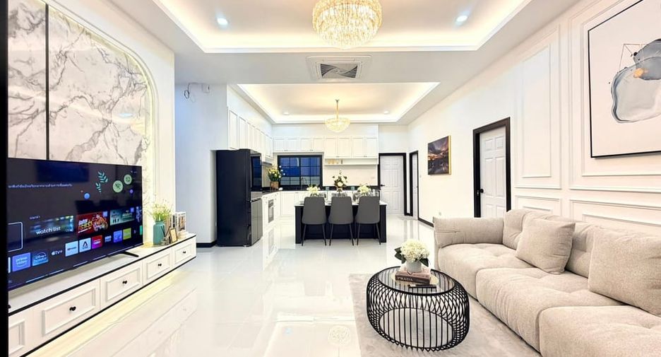 For sale 3 bedrooms villa in East Pattaya, Pattaya
