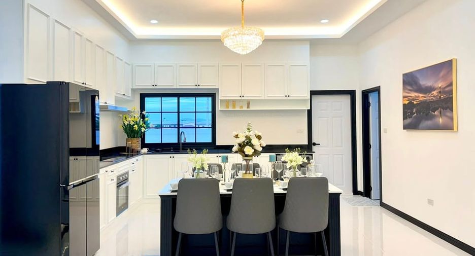 For sale 3 bedrooms villa in East Pattaya, Pattaya
