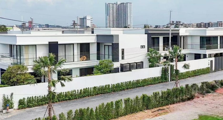 À vendre 4 chambres villa à Bang Lamung, Chonburi