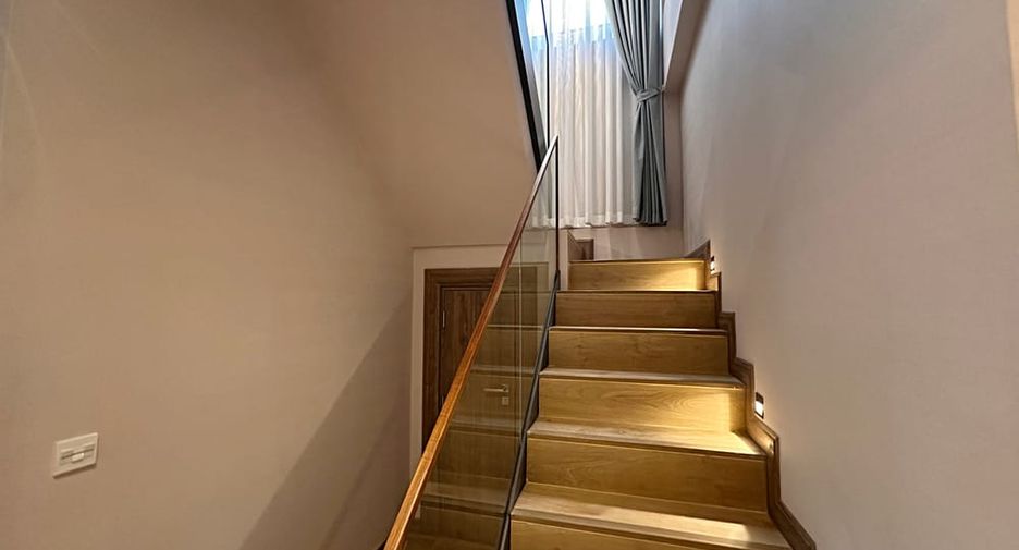 For sale 4 bedrooms villa in Jomtien, Pattaya