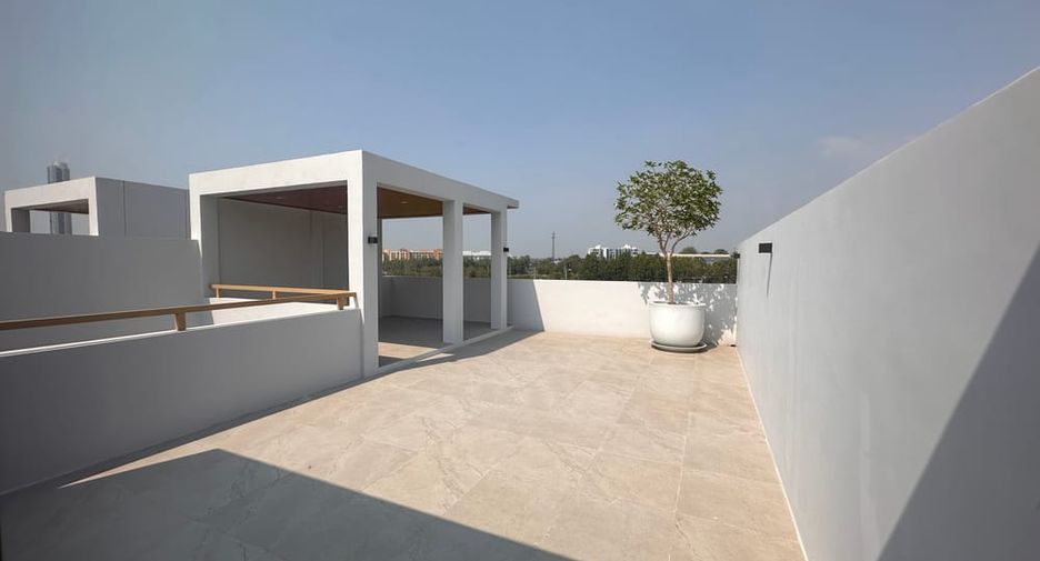 For sale 4 bedrooms villa in Jomtien, Pattaya