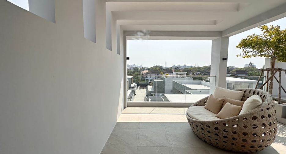 For sale 4 bedrooms villa in Jomtien, Pattaya