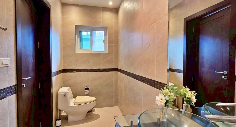 Продажа 4 спальни вилла в Банг Ламунг, Чонбури