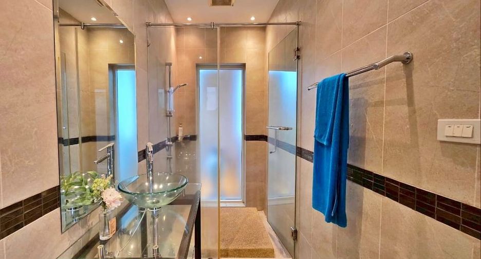 Продажа 4 спальни вилла в Банг Ламунг, Чонбури