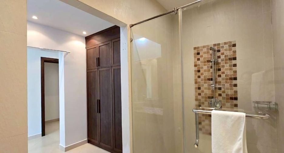 Продажа 4 спальни вилла в Банг Ламунг, Чонбури