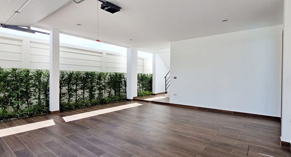 À vendre 3 chambres villa à Huay Yai, Pattaya
