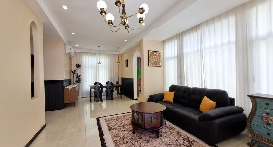 À vendre 4 chambres villa à Jomtien, Pattaya