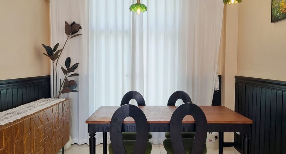 À vendre 4 chambres villa à Jomtien, Pattaya