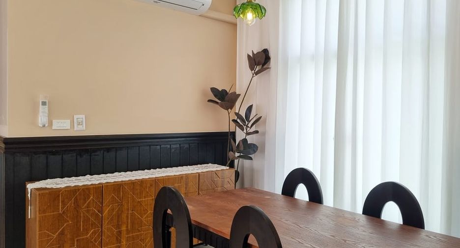À vendre 4 chambres villa à Jomtien, Pattaya
