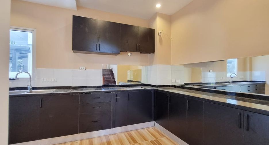 À vendre 4 chambres villa à Jomtien, Pattaya
