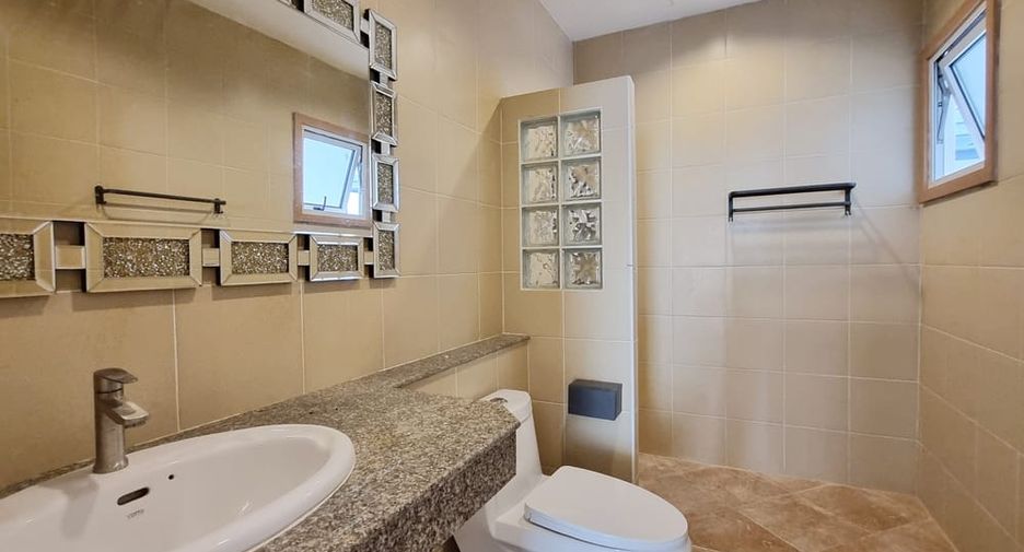 À vendre 4 chambres villa à Jomtien, Pattaya