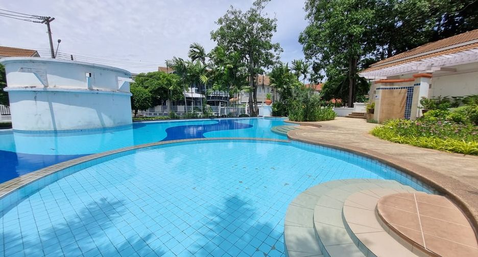 À vendre 4 chambres villa à Jomtien, Pattaya