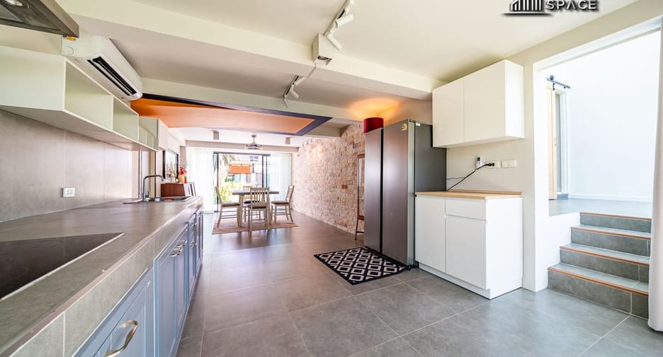 Villa zum Kauf mit 4 Zimmer in Bang Lamung, Chonburi