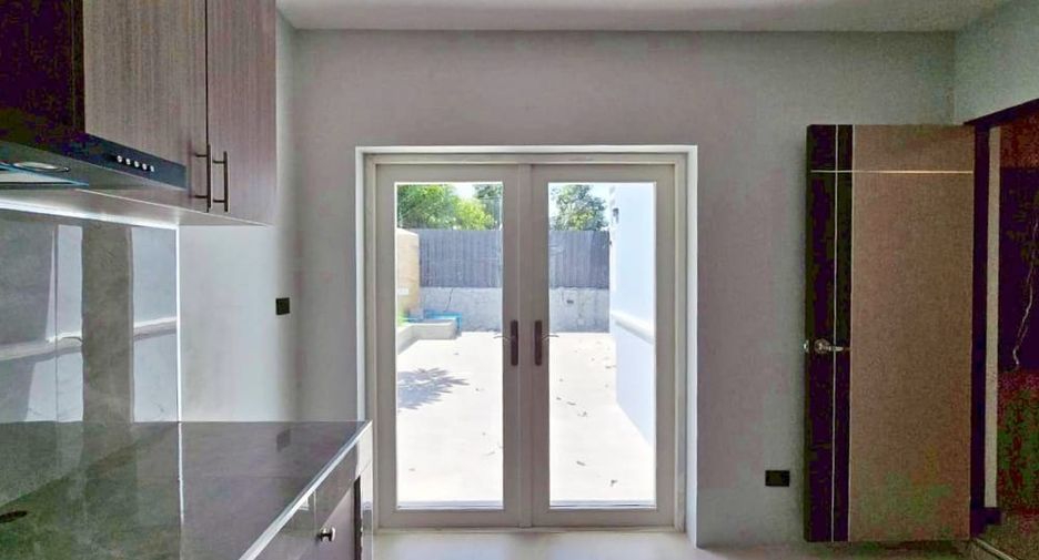 Villa zum Kauf mit 5 Zimmer in Bang Lamung, Chonburi