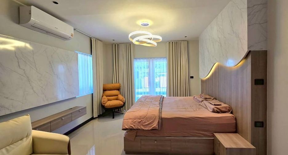 Villa zum Kauf mit 5 Zimmer in Bang Lamung, Chonburi