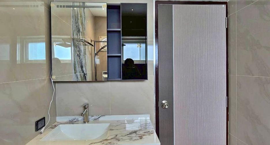 Villa zum Kauf mit 5 Zimmer in Bang Lamung, Chonburi