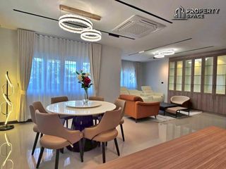 Villa zum Kauf mit 5 Zimmer in Bang Lamung, Chonburi