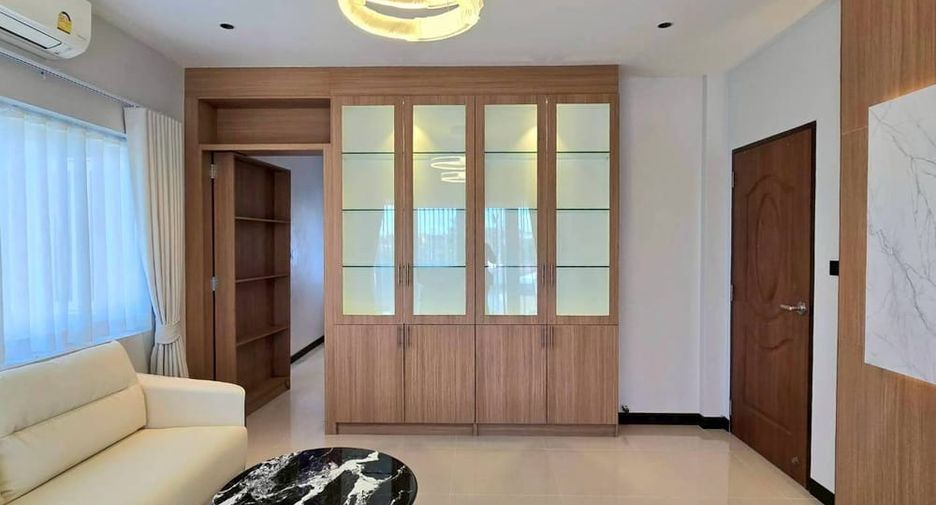 Villa zum Kauf mit 5 Zimmer in Bang Lamung, Chonburi
