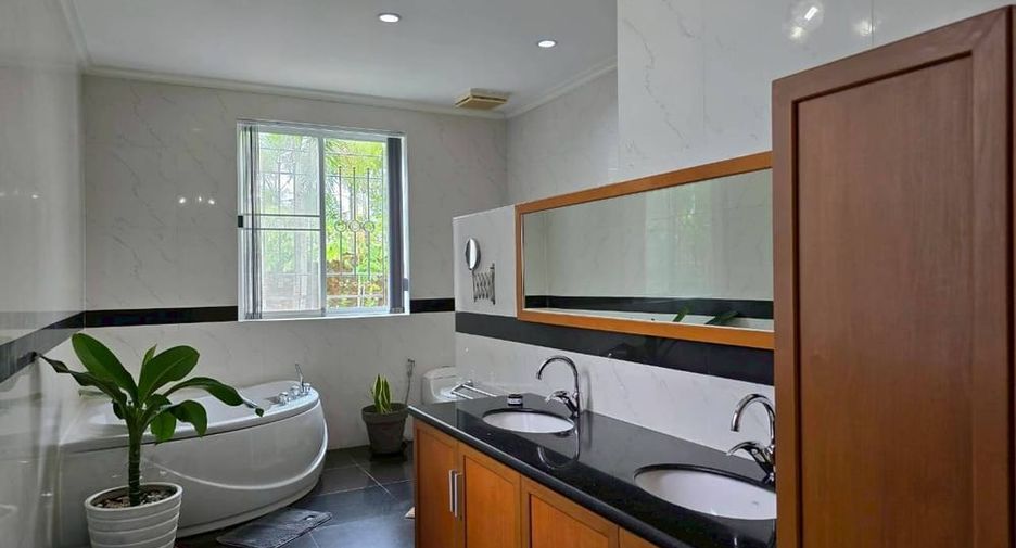 For rent そして for sale 5 ベッドルーム villa in Bang Lamung, Chonburi