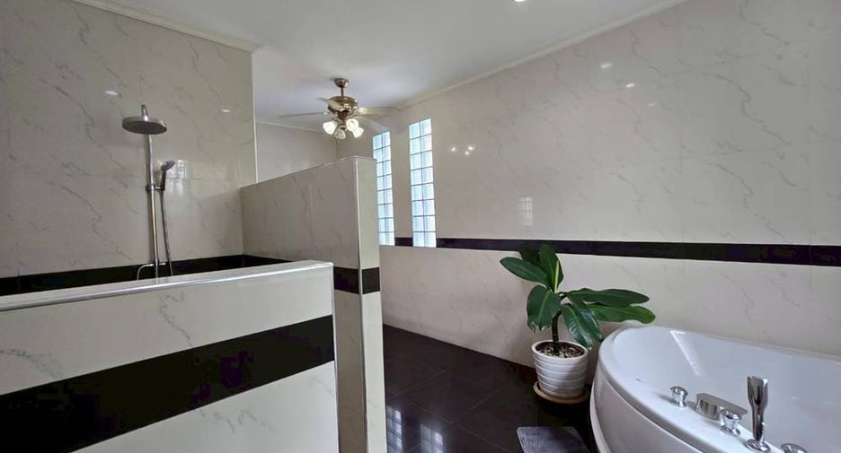 For rent そして for sale 5 ベッドルーム villa in Bang Lamung, Chonburi