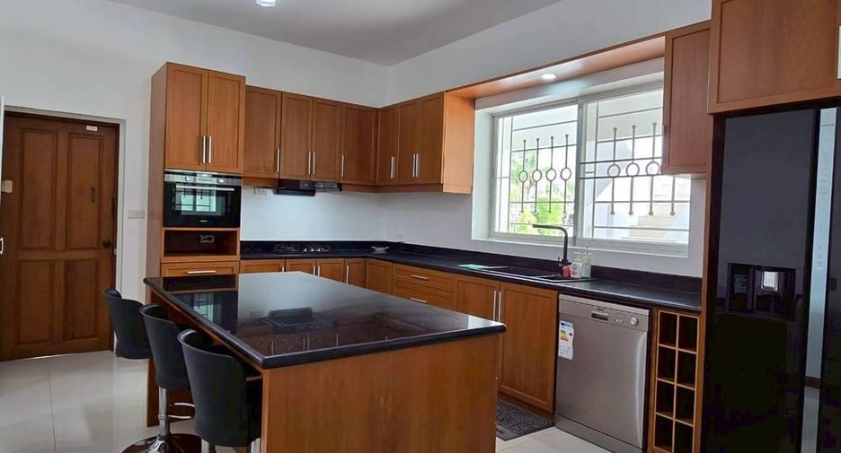 For rent そして for sale 5 ベッドルーム villa in Bang Lamung, Chonburi