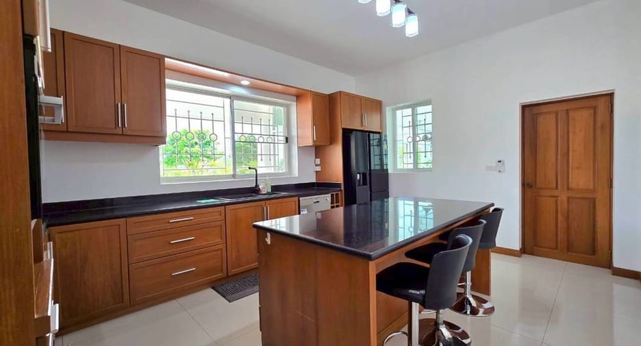 For rent そして for sale 5 ベッドルーム villa in Bang Lamung, Chonburi