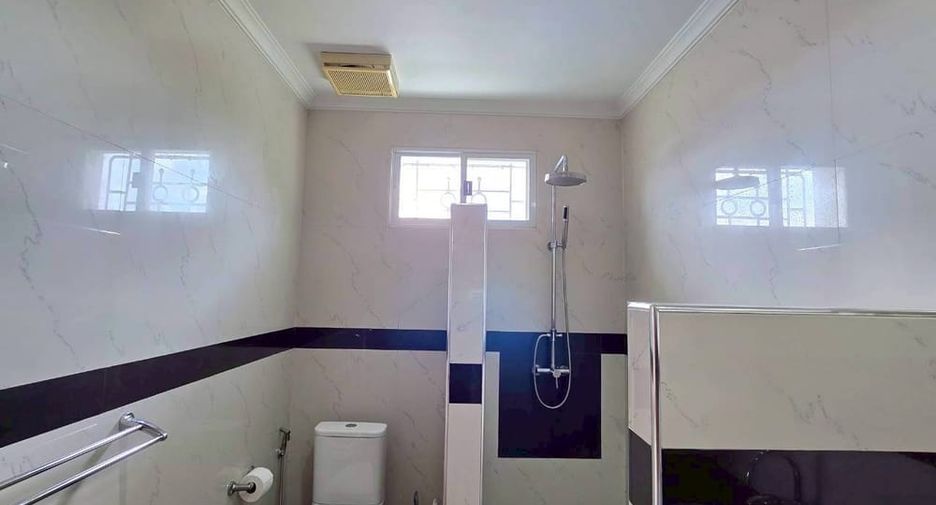 For rent そして for sale 5 ベッドルーム villa in Bang Lamung, Chonburi