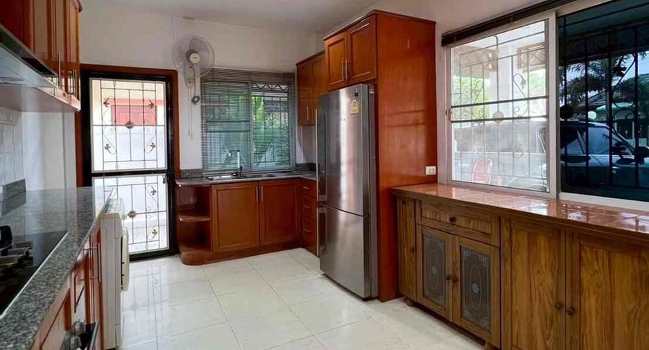 Продажа 3 спальни дом в Банг Ламунг, Чонбури