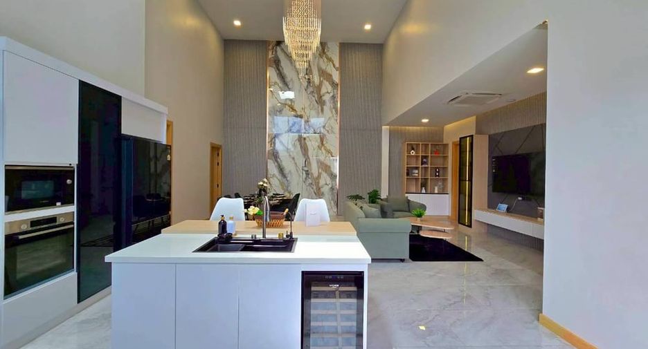 For sale 3 bedrooms villa in Bang Lamung, Chonburi