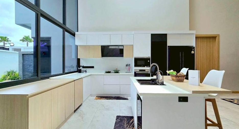 For sale 3 bedrooms villa in Bang Lamung, Chonburi