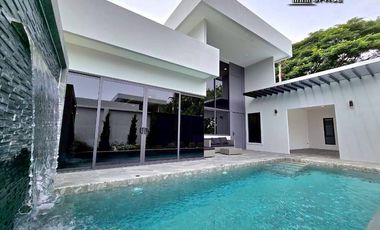For sale 3 bedrooms villa in Bang Lamung, Chonburi