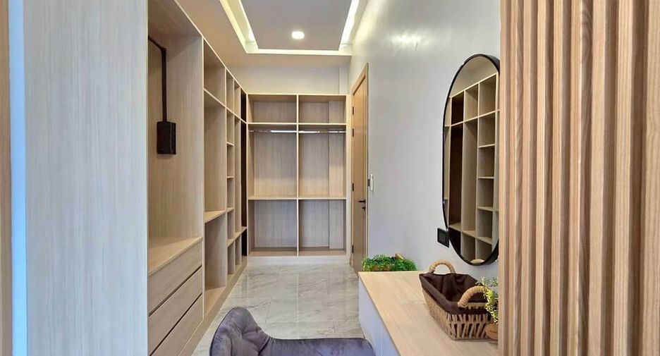 For sale 3 bedrooms villa in Bang Lamung, Chonburi