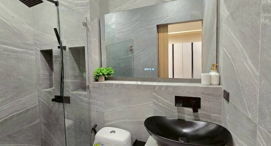 For sale 3 bedrooms villa in Bang Lamung, Chonburi