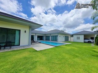 Villa zum Kauf mit 4 Zimmer in Bang Lamung, Chonburi